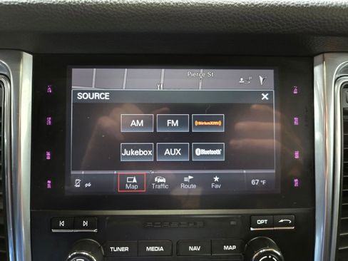 Used 2018 Porsche Macan image 23