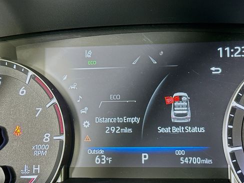 Used 2023 Toyota Highlander L image 19