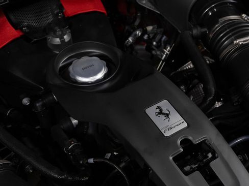 Used 2022 Ferrari F8 Tributo RWD image 20