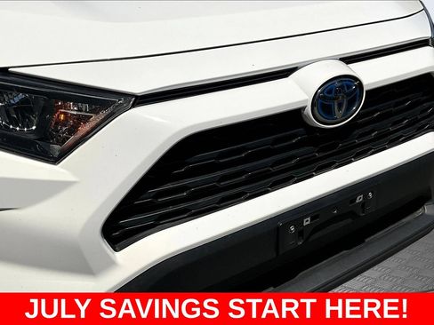 Used 2021 Toyota RAV4 LE AWD/4WD image 42