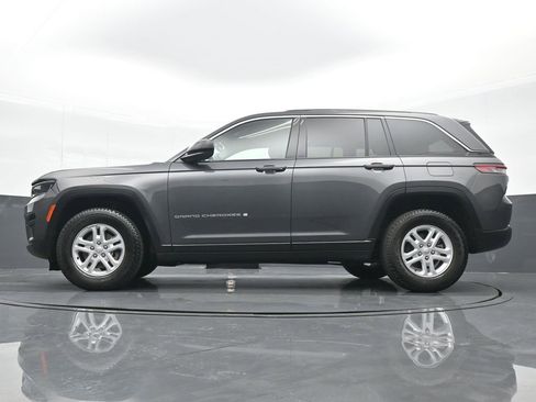 Used 2024 Jeep Grand Cherokee Laredo image 18