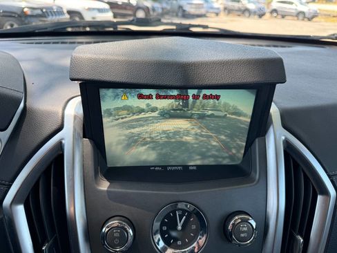 Used 2011 Cadillac SRX Luxury FWD image 24
