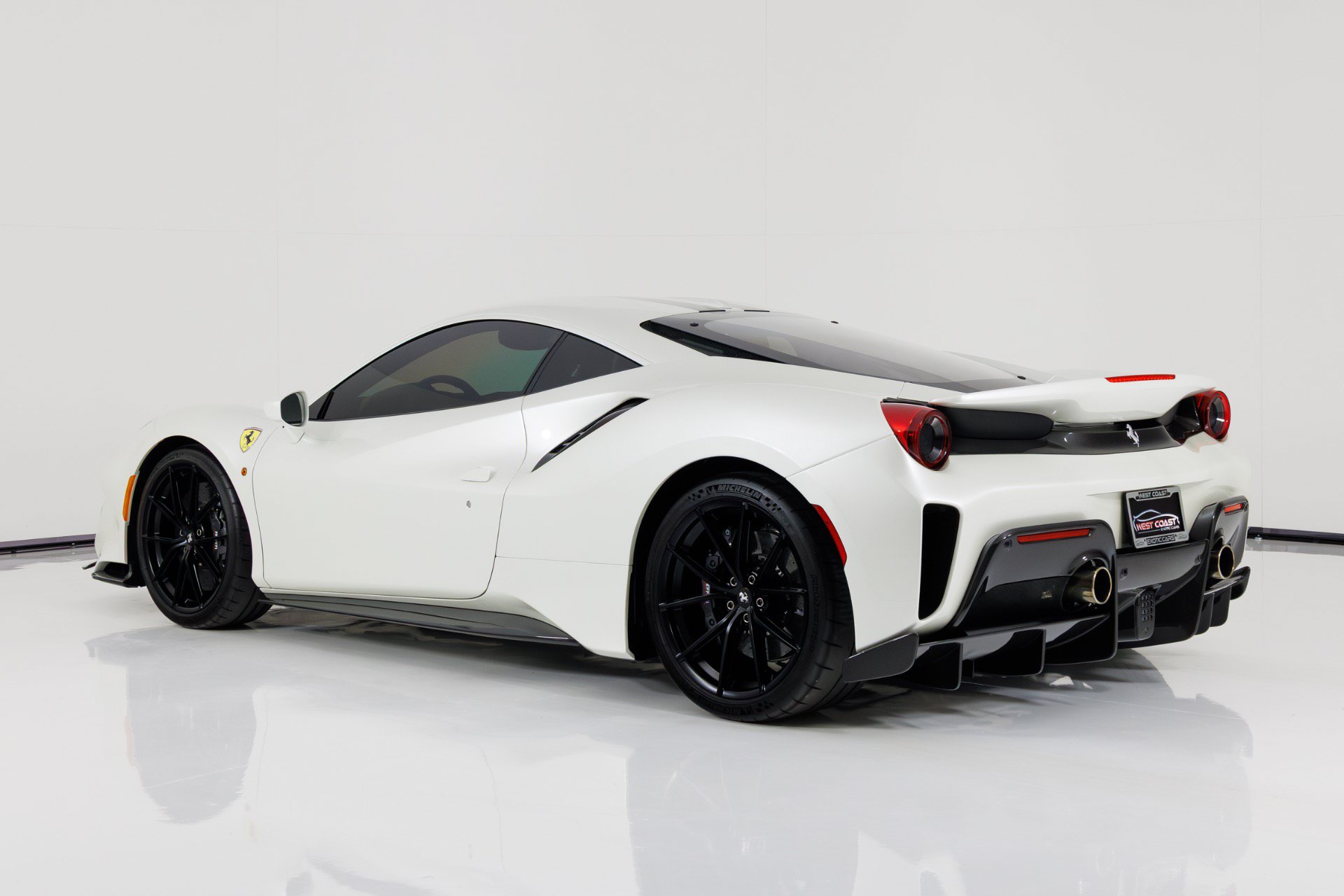 Used 2020 Ferrari 488 Pista Coupe RWD image 5
