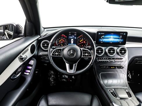 Used 2022 Mercedes-Benz GLC 300 image 5