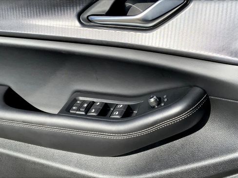 New 2025 Jeep Grand Cherokee Laredo image 17