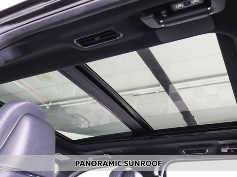 Used 2022 Lincoln Navigator Reserve image 4