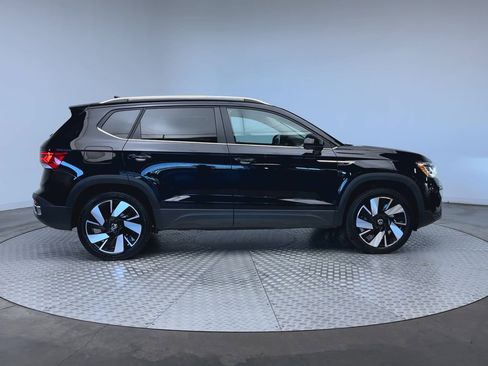 Used 2024 Volkswagen Taos SEL AWD/4WD image 9