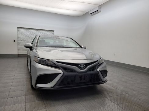 Used 2021 Toyota Camry SE image 14