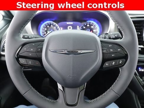 New 2026 Chrysler Pacifica Select image 25