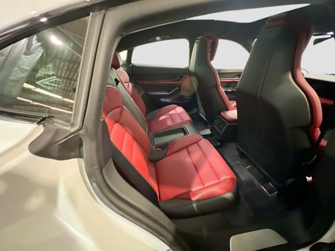 Used 2020 Porsche Taycan Turbo image 22