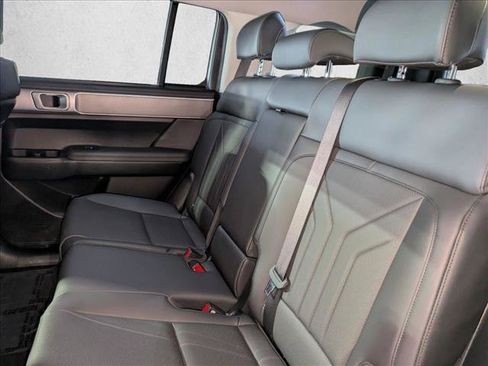 Used 2025 Hyundai Santa Fe SEL FWD image 17