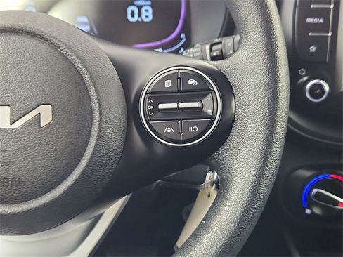 Used 2023 Kia Soul LX w/ LX Technology Package image 18
