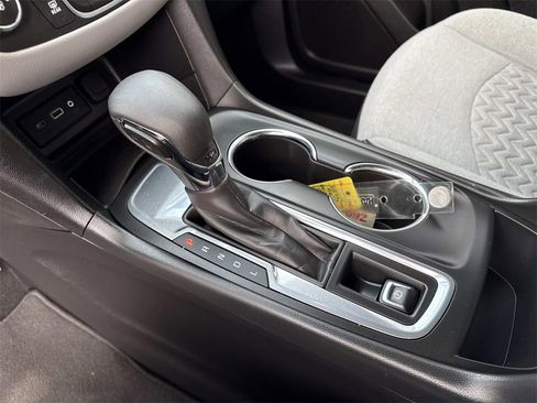 Used 2022 Chevrolet Equinox LS image 21