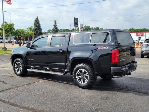 Used 2022 Chevrolet Colorado Z71 AWD/4WD image 3