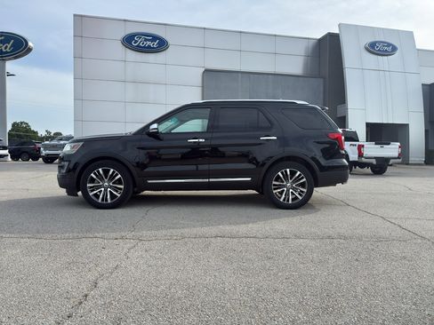 Used 2016 Ford Explorer Platinum AWD/4WD image 2