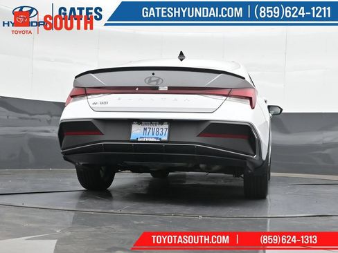 Used 2025 Hyundai Elantra Sport FWD image 39