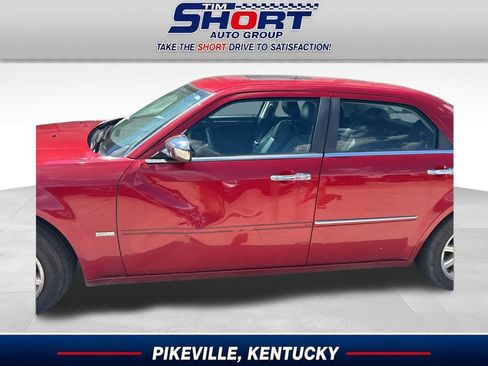 Used 2010 Chrysler 300 Touring RWD image 1