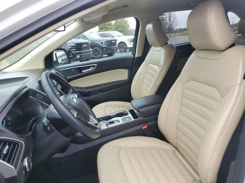 Used 2024 Ford Edge SEL w/ Convenience Package image 9