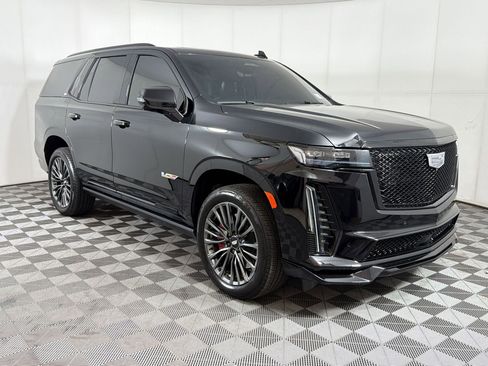 Used 2024 Cadillac Escalade V w/ Heavy-Duty Trailer Package AWD/4WD image 7