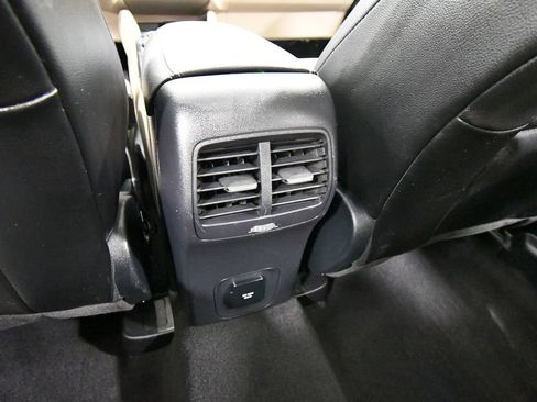 Used 2020 Ford Escape Titanium w/ Titanium Premium Package 2.0 AWD/4WD image 17