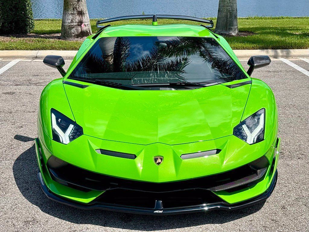 Used 2019 Lamborghini Aventador SVJ AWD/4WD image 2