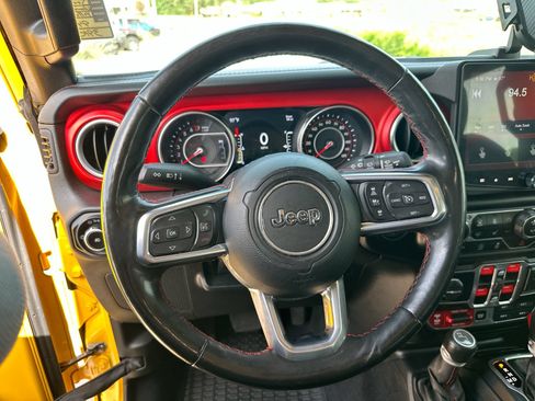 Used 2020 Jeep Wrangler Unlimited Rubicon w/ Dual Top Group AWD/4WD image 14