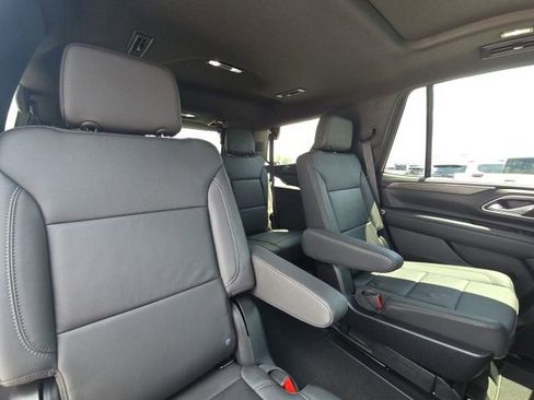 Used 2024 Chevrolet Tahoe LT w/ Luxury Package RWD image 17
