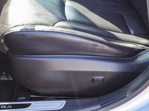 Used 2017 Hyundai Azera Limited image 23