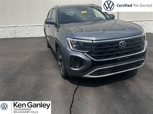 Used 2024 Volkswagen Atlas Cross Sport SE image 3