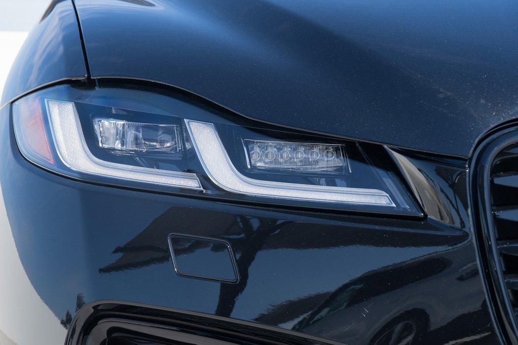Used 2025 Jaguar F-PACE R-Dynamic S AWD/4WD image 9