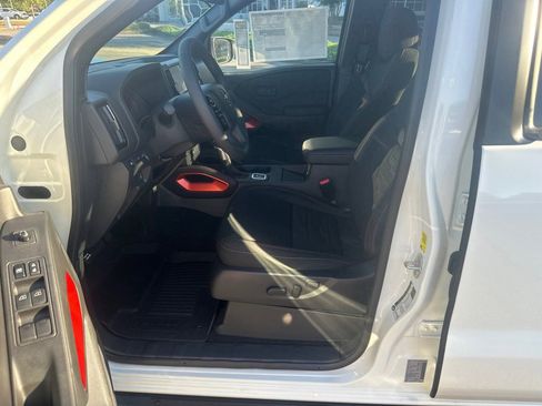 New 2026 Nissan Frontier PRO-4X w/ Pro-4x Convenience Package image 9