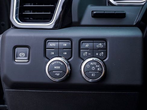 Used 2024 GMC Sierra 2500 Denali w/ Denali Reserve Package image 26