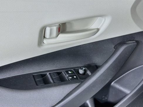 Used 2023 Toyota Corolla LE FWD image 23
