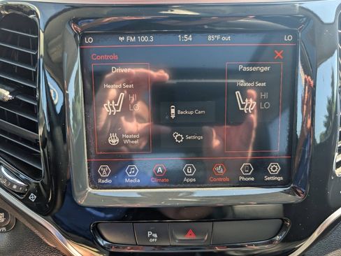 Used 2019 Jeep Cherokee Limited AWD/4WD image 17