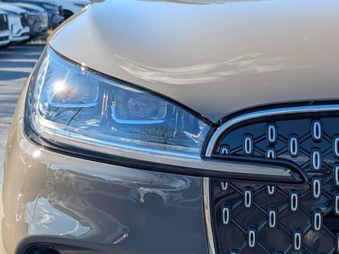 New 2026 Lincoln Aviator Reserve image 9