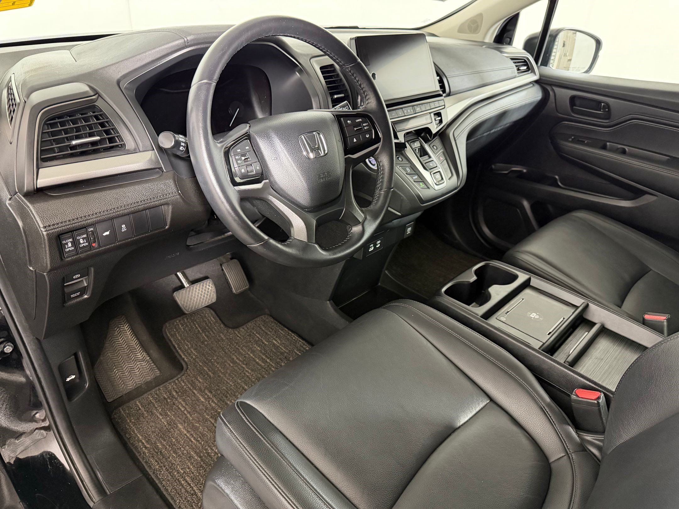 Used 2025 Honda Odyssey EX-L image 3