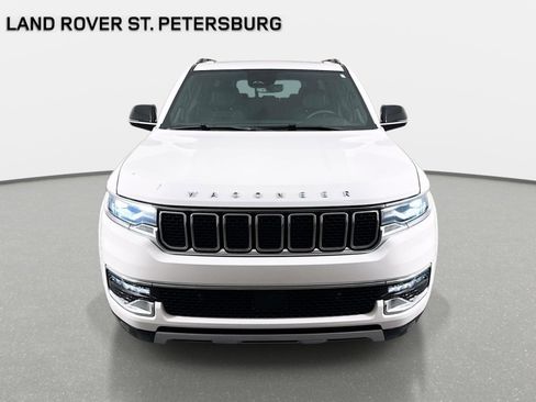 Used 2024 Jeep Wagoneer L Series II w/ Premium Group I AWD/4WD image 2
