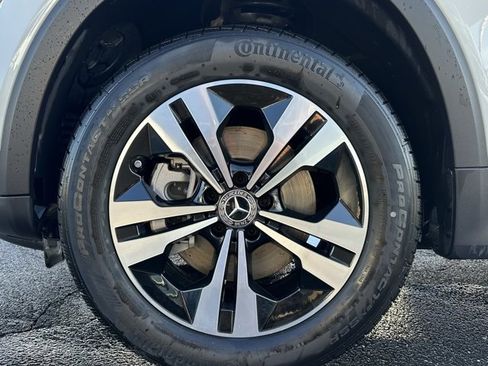 Used 2025 Mercedes-Benz GLB 250 4MATIC image 11