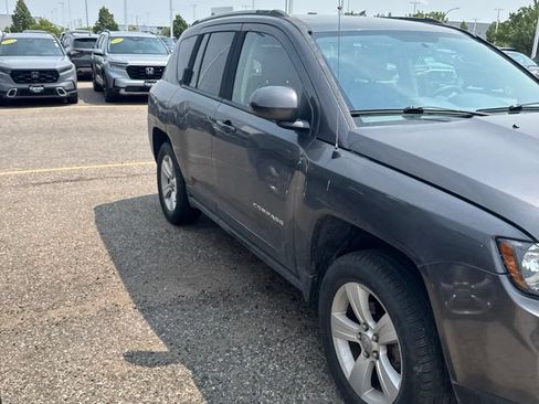 Used 2016 Jeep Compass Latitude AWD/4WD image 3