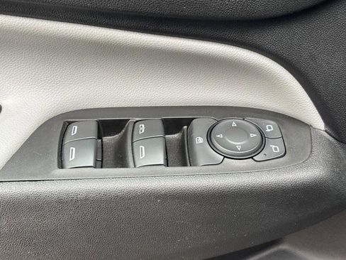 Used 2020 Chevrolet Equinox LS w/ LS Convenience Package image 15