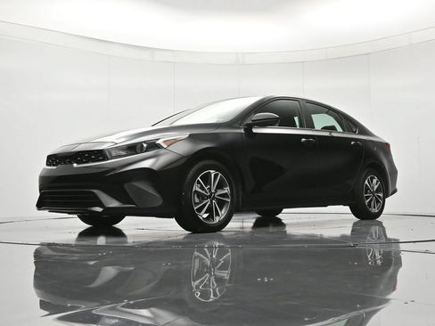 Used 2024 Kia Forte LXS FWD image 36