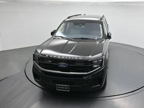Certified 2025 Ford Expedition Active image 41