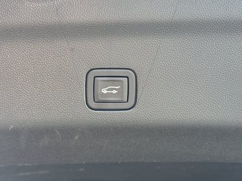 Used 2023 GMC Yukon Denali w/ LPO, Floor Liner Package AWD/4WD image 13