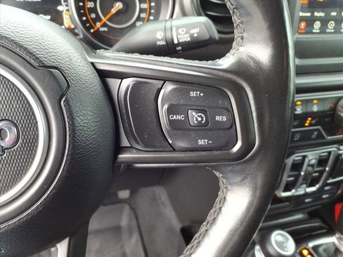 Used 2021 Jeep Gladiator Willys image 27