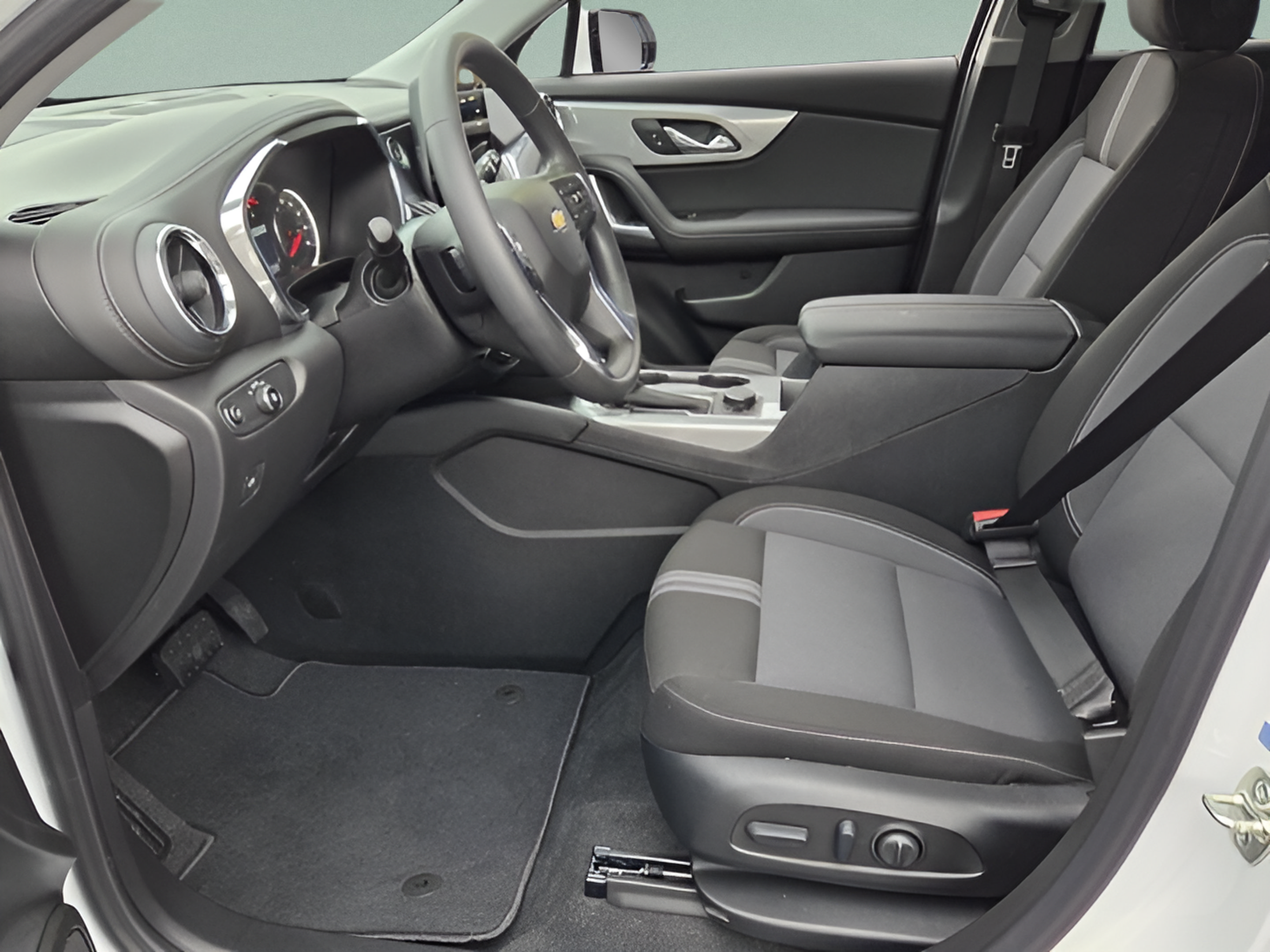 New 2026 Chevrolet Blazer LT FWD image 9