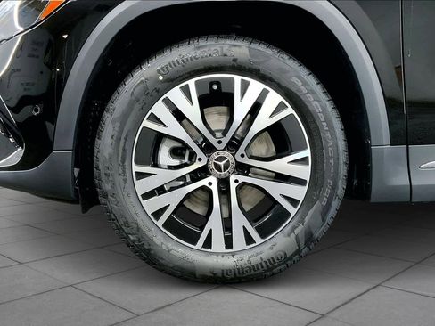 New 2025 Mercedes-Benz GLA 250 4MATIC image 16