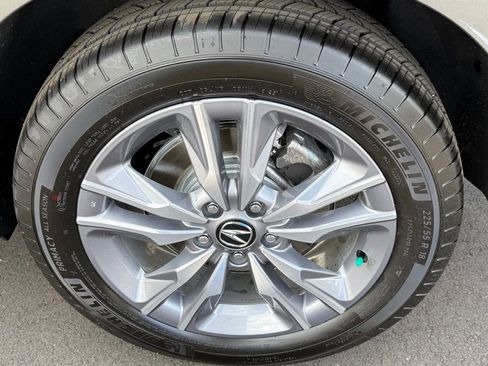 Certified 2025 Acura ADX Base image 12