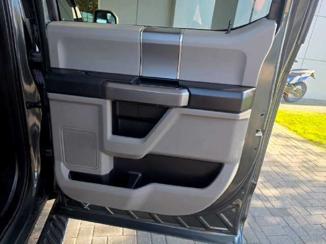 Used 2018 Ford F150 XLT w/ Equipment Group 302A Luxury AWD/4WD image 13