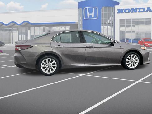 Used 2024 Toyota Camry LE image 10