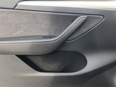 Used 2023 Tesla Model Y Long Range image 22